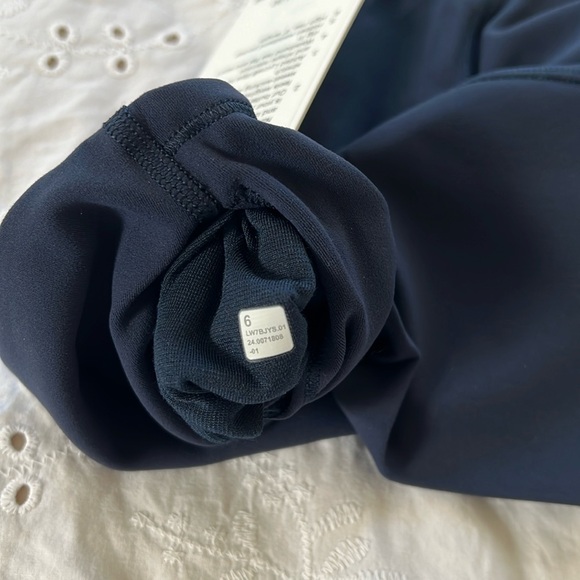 Lululemon shorts - Picture 7 of 7